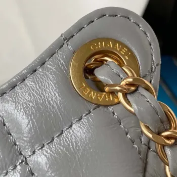Chanel AS4323 Malá taška Hobo z lesklé zmačkané telecí kůže, zlatá kovová šedá
