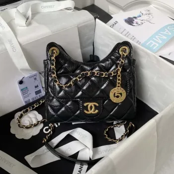 Chanel AS4323 Malá taška Hobo z lesklé zmačkané telecí kůže, černá, zlatý kov