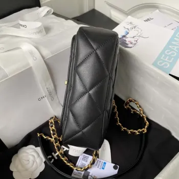 Chanel AS4274 Mini kabelka přes rameno s klopou z jehněčí kůže, černá