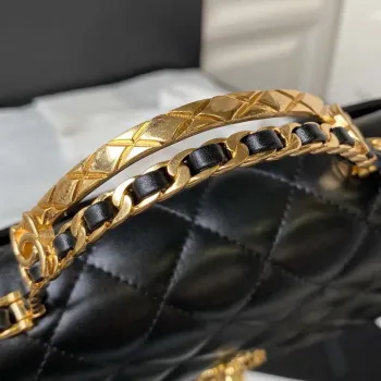 Chanel AS4307 Kabelka s klopou a uchem, jehněčí kůže, černá