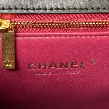 Chanel AS4307 Kabelka s klopou a uchem, jehněčí kůže, černá