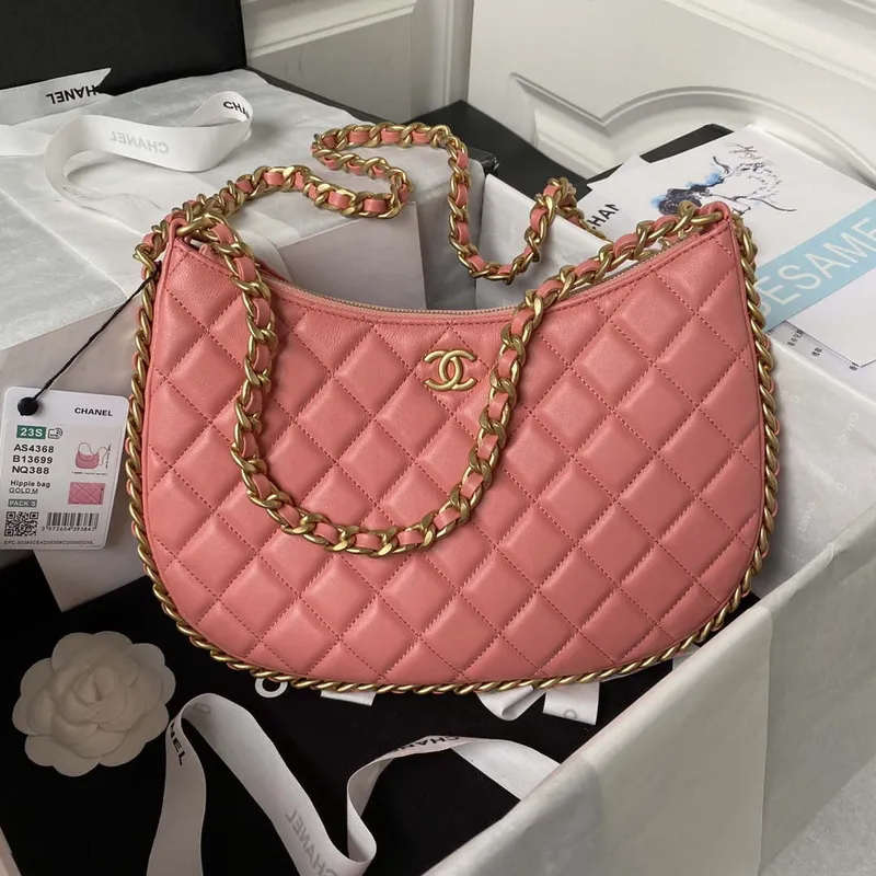 Chanel AS4368 Velká taška HOBO z lesklé zmačkané jehněčí kůže a zlatého kovu, růžová