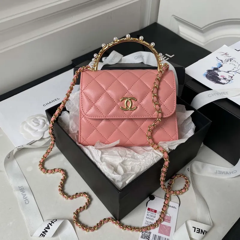 Chanel AP3513 Woc Clutch s řetízkem, jehněčí kůže, imitace perel, smalt a zlato, růžová
