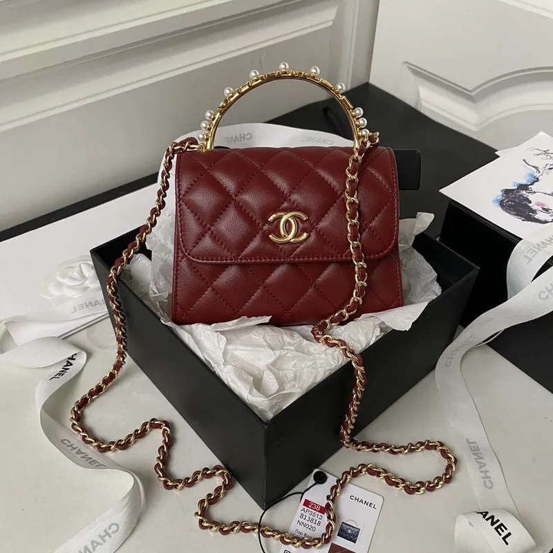 Chanel AP3513 Woc Clutch s řetízkem, jehněčí kůže, imitace perel, smalt a zlato, vínově červená