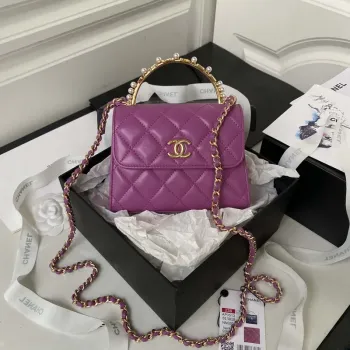 Chanel AP3513 Woc Clutch s řetízkem, jehněčí kůže, imitace perel, smalt a zlato, fialová