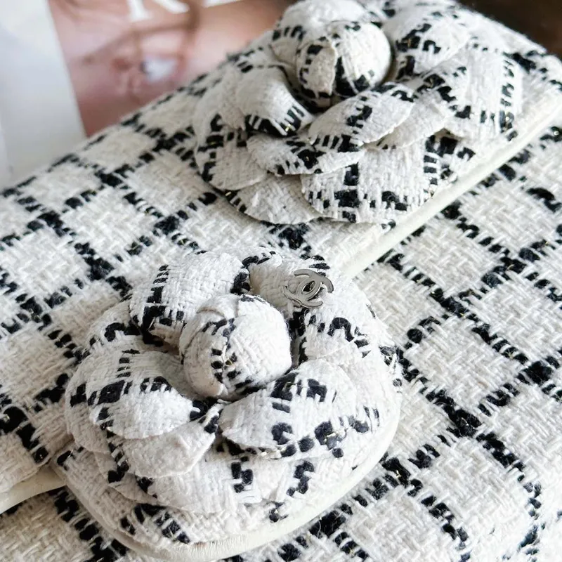 Chanel A1116 Mini Flap Classic kabelka Tweed & Silver Tone Metal White