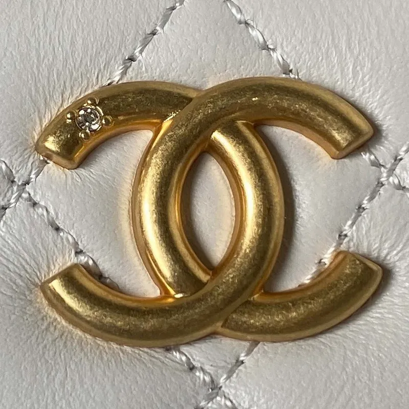 Chanel AS3429 Kabelka z jehněčí kůže, bílá