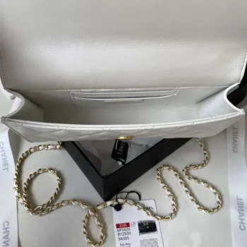 Chanel AP3426 Woc Mini Flap Bag Jehněčí kůže 17 cm Bílá