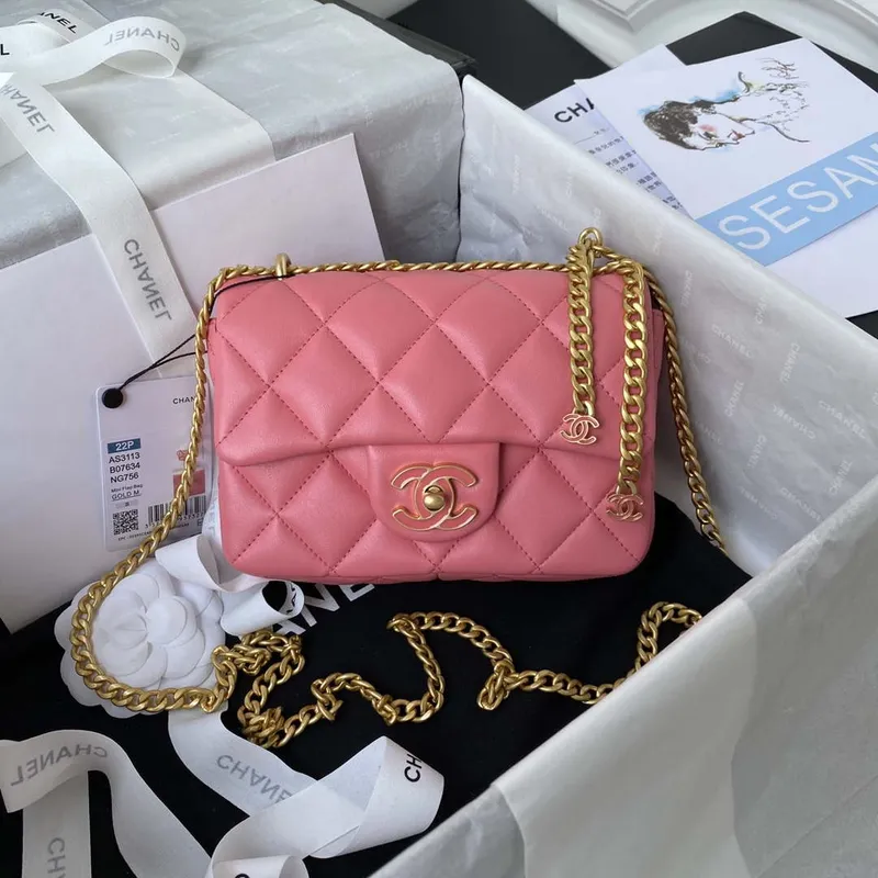Chanel AS3113 Mini taška s klopou z jehněčí kůže, růžová