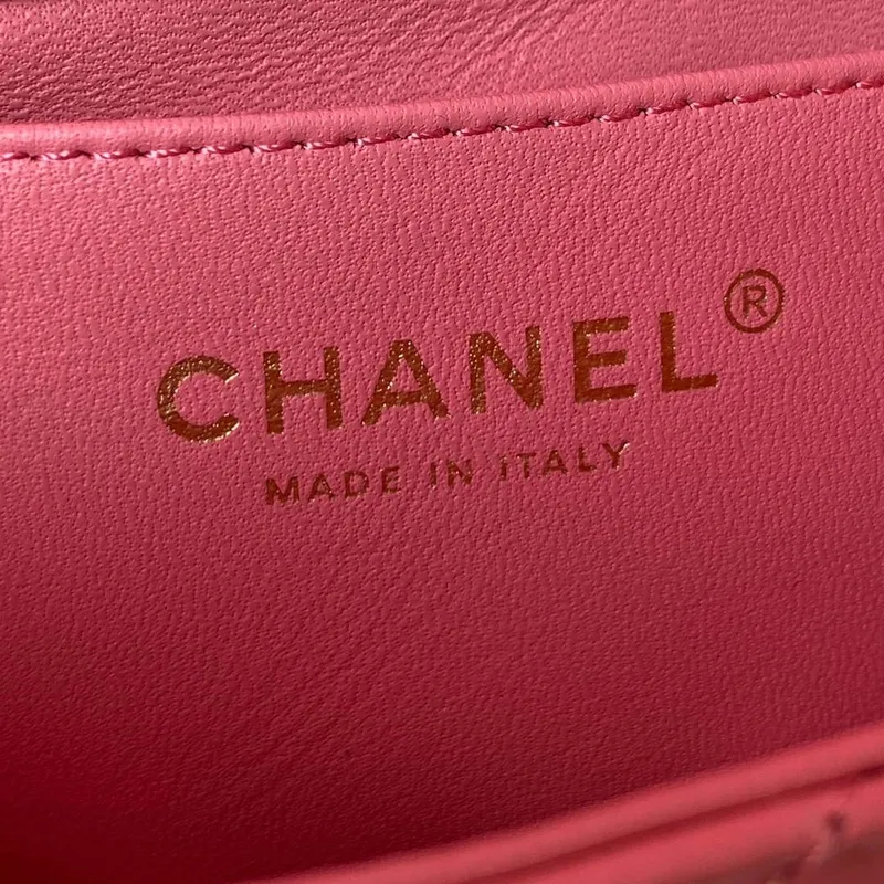 Chanel AS3113 Mini taška s klopou z jehněčí kůže, růžová