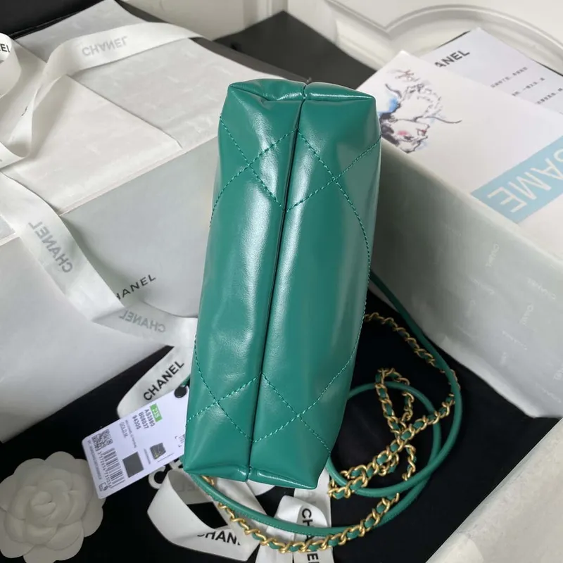 Chanel 22 Mini kabelka AS3980 Lesklá telecí kůže a zlatý kov Zelená