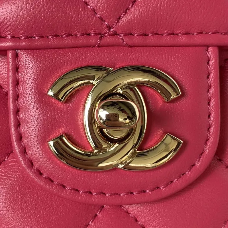 Chanel AS4140 Camellia s reliéfním vzorem a horním uchem, růžově červená