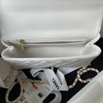 Chanel AS4141 Camellia s reliéfním vzorem a horním uchem, bílá