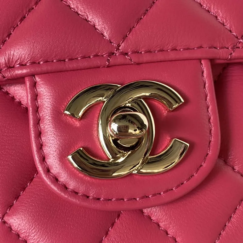 Chanel AS4141 Camellia s reliéfním vzorem a horním uchem, růžově červená