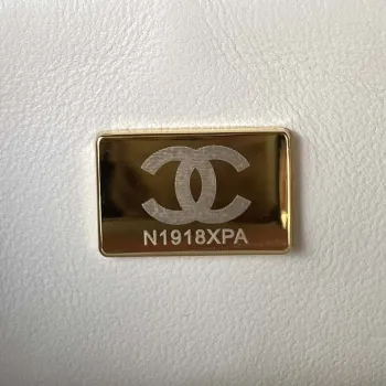 Chanel AS3970 Kabelka s klopou a horním uchem Jehněčí kůže Zlatý kov Bílá