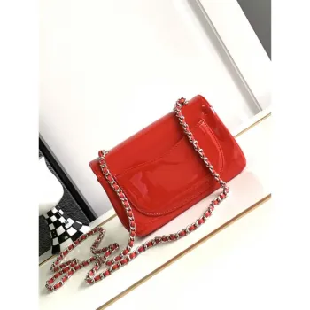 Chanel AS3356 Mini Flap 18 cm Lakovaná kůže Camellia Red