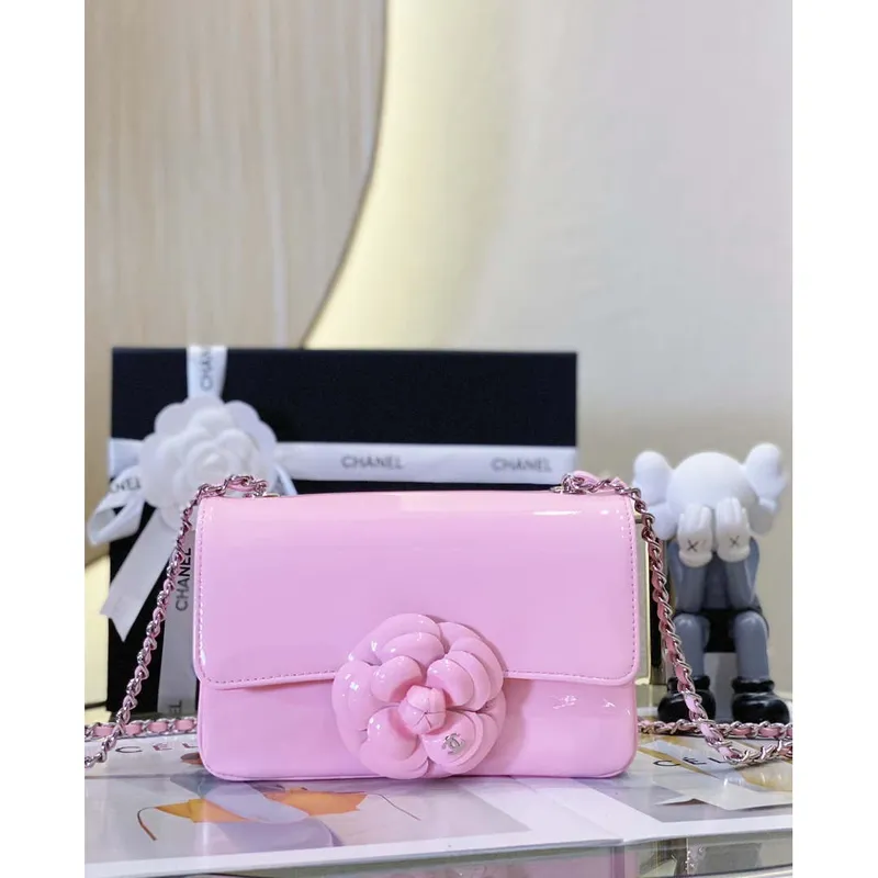 Chanel AS3356 Mini Flap 18 cm Lakovaná kůže Camellia Pink