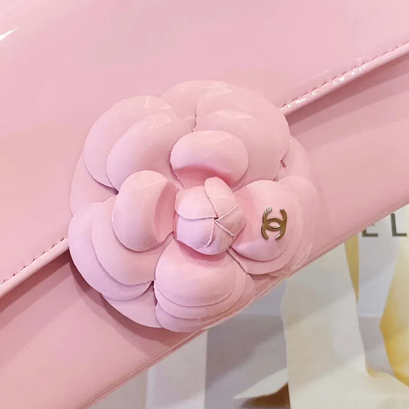 Chanel AS3356 Mini Flap 18 cm Lakovaná kůže Camellia Pink