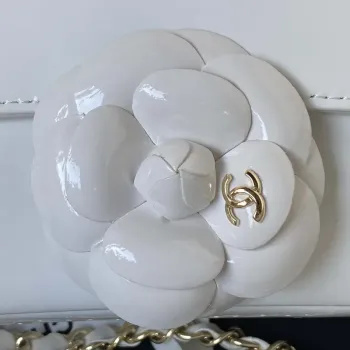 Chanel AS3356 Flap 23FW Lakovaná kůže Camellia White