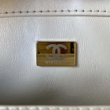 Chanel AS3356 Flap 23FW Lakovaná kůže Camellia White