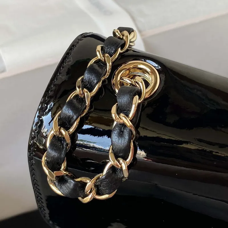 Chanel AS3356 Flap 23FW Lakovaná kůže Camellia Černá