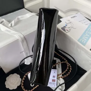 Chanel AS4133 mini dvoubarevná kabelka z lakované kůže s řetízkem, vínově červená