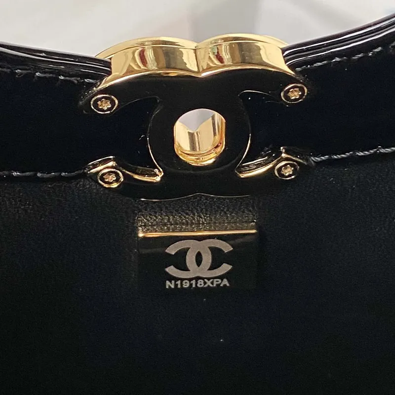 Chanel AS4133 mini dvoubarevná kabelka z lakované kůže s řetízkem, růžově červená
