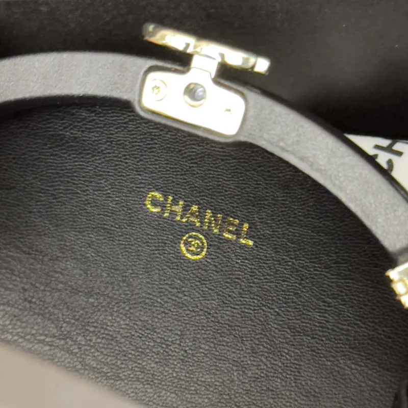 Chanel AP3252 Kabelka s řetízkem z jehněčí kůže, černá
