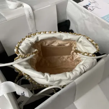 Chanel AS3980 22 Mini kabelka z lesklé telecí kůže a zlatého kovu, bílá