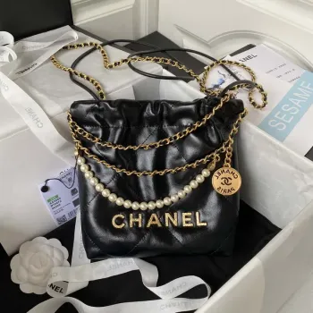 Chanel AS3980 22 Mini kabelka z lesklé zmačkané telecí kůže a zlatého kovu, černá