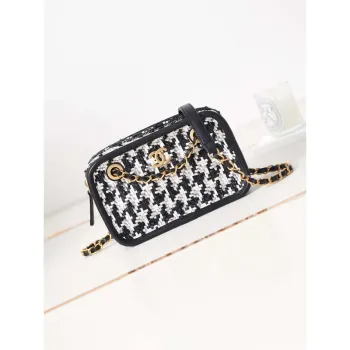 Chanel AS3768 Malé pouzdro na fotoaparát Jehněčí kůže Viskózová tkanina Bílá a černá