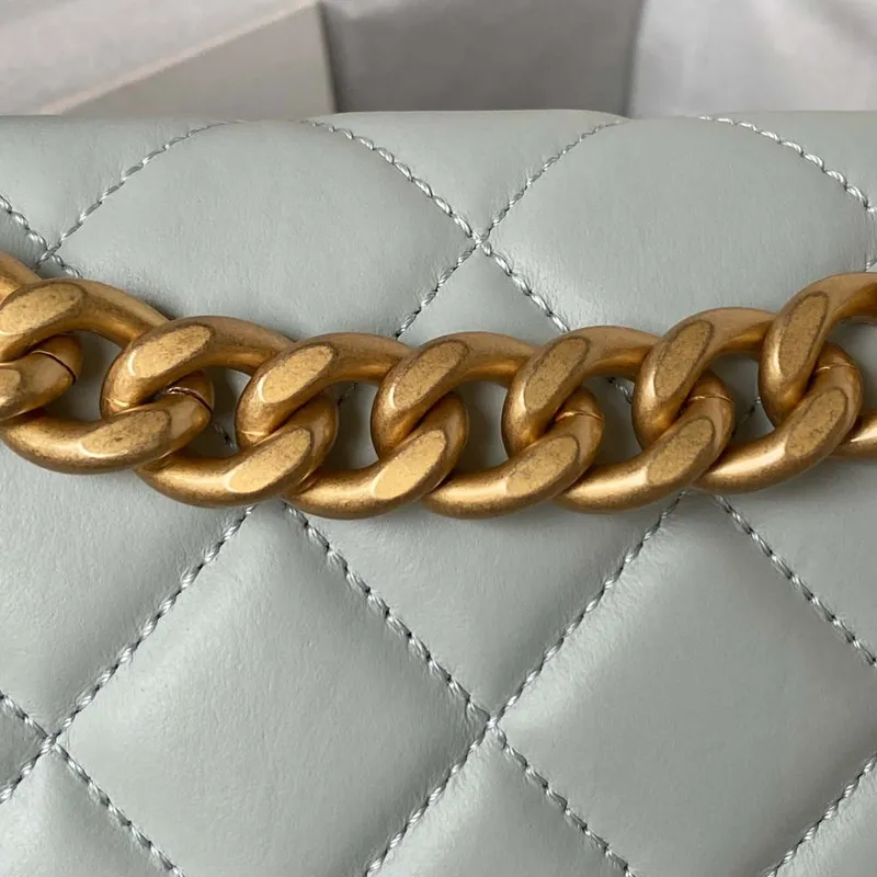 Chanel AS3932 Klasická taška s klopou CF Jehněčí kůže Světle modrá Zlatá