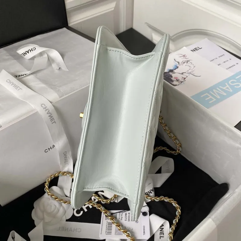 Chanel AS3932 Klasická taška s klopou CF Jehněčí kůže Světle modrá Zlatá