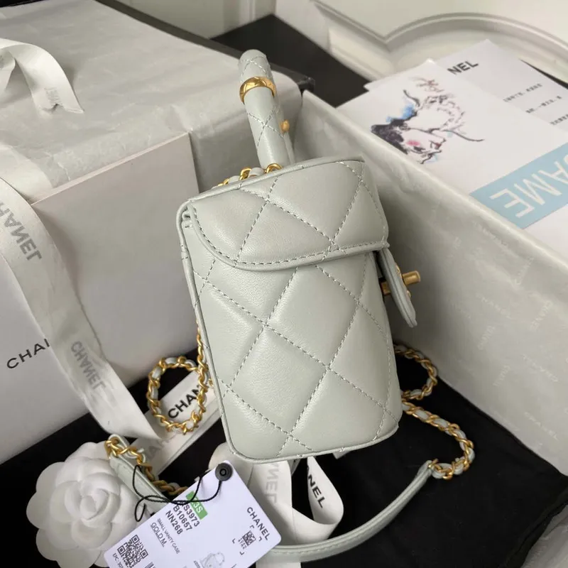 Chanel AS3973 Malá kosmetická taška Taška z jehněčí kůže s horním uchem Světle modrá