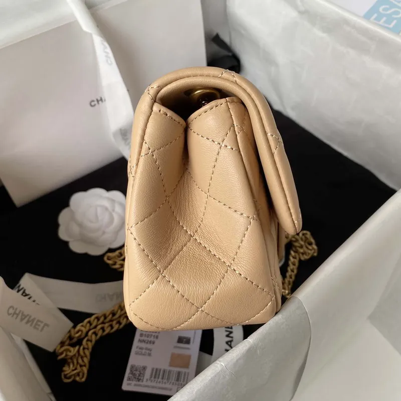 Chanel AS4041 Klasická taška s klopou CF Camellia z jehněčí kůže v barvě meruňkové zlato