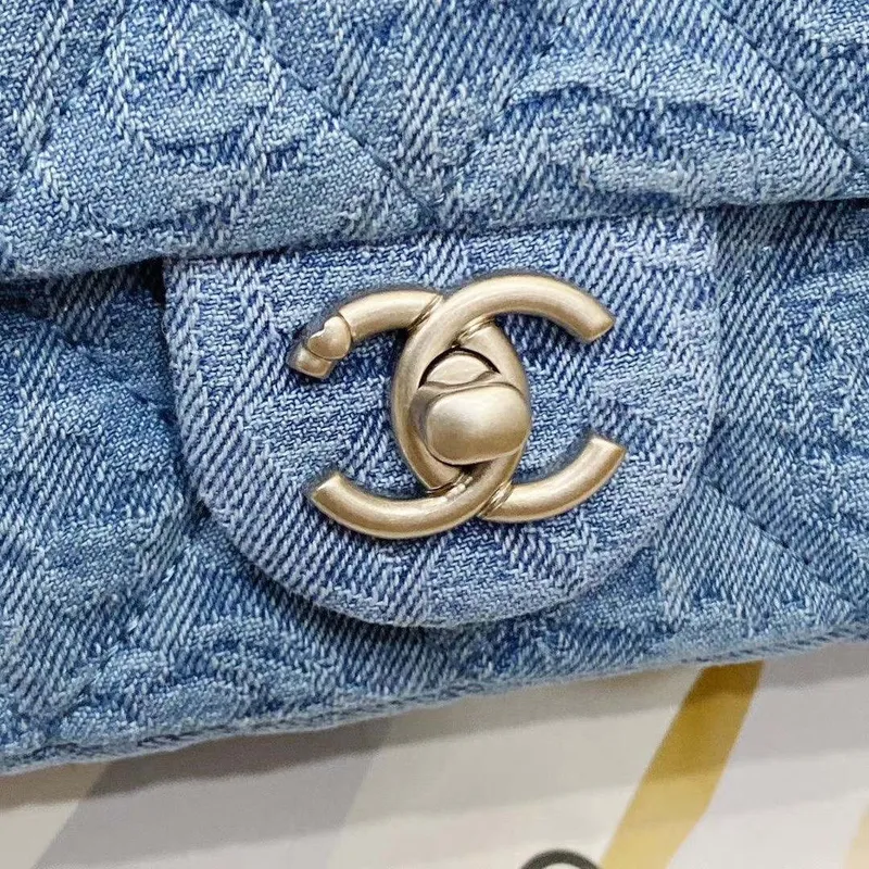Chanel AS3828 Malá klasická taška s klopou Denim Blue