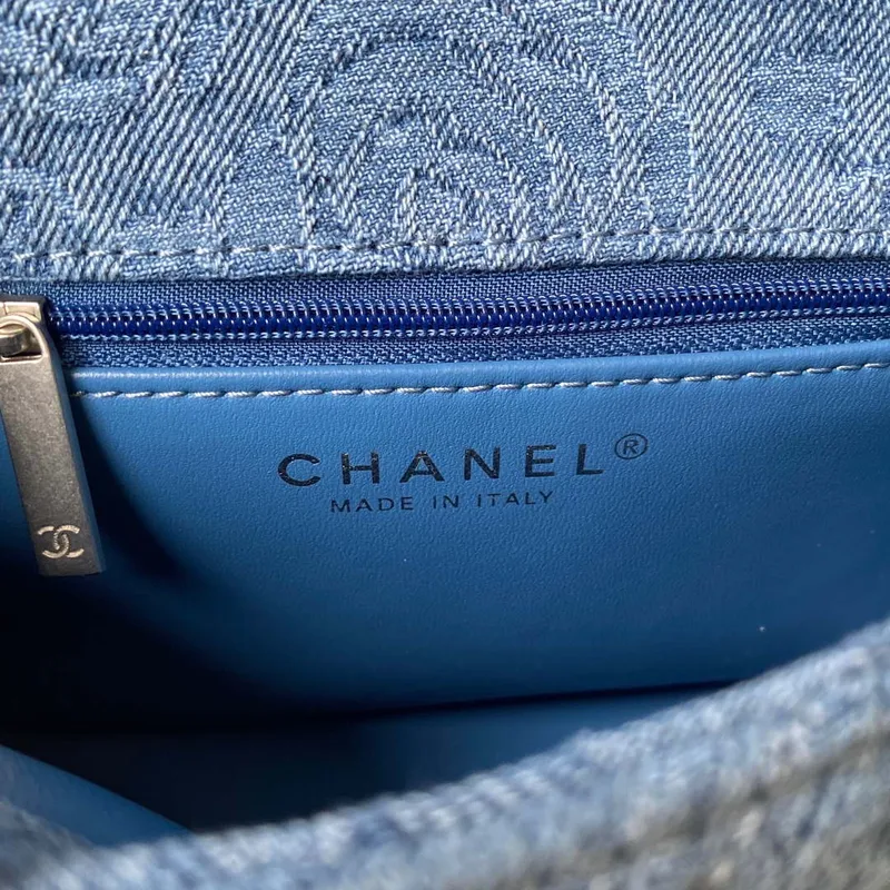 Chanel AS3829 Malá klasická taška s klopou Woc Denim Blue