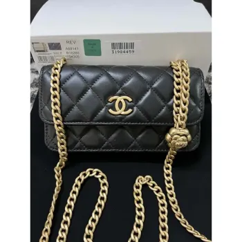 Chanel A68341 Klasická taška s klopou Woc Camellia z jehněčí kůže, černá