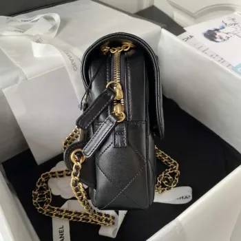 Chanel AS3384 Batoh Řetězová taška z jehněčí kůže Černá