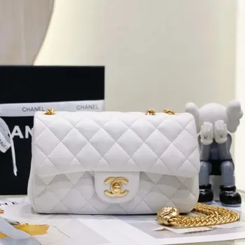 Chanel AS3041 Klasická taška s klopou CF Camellia z jehněčí kůže, bílá a zlatá