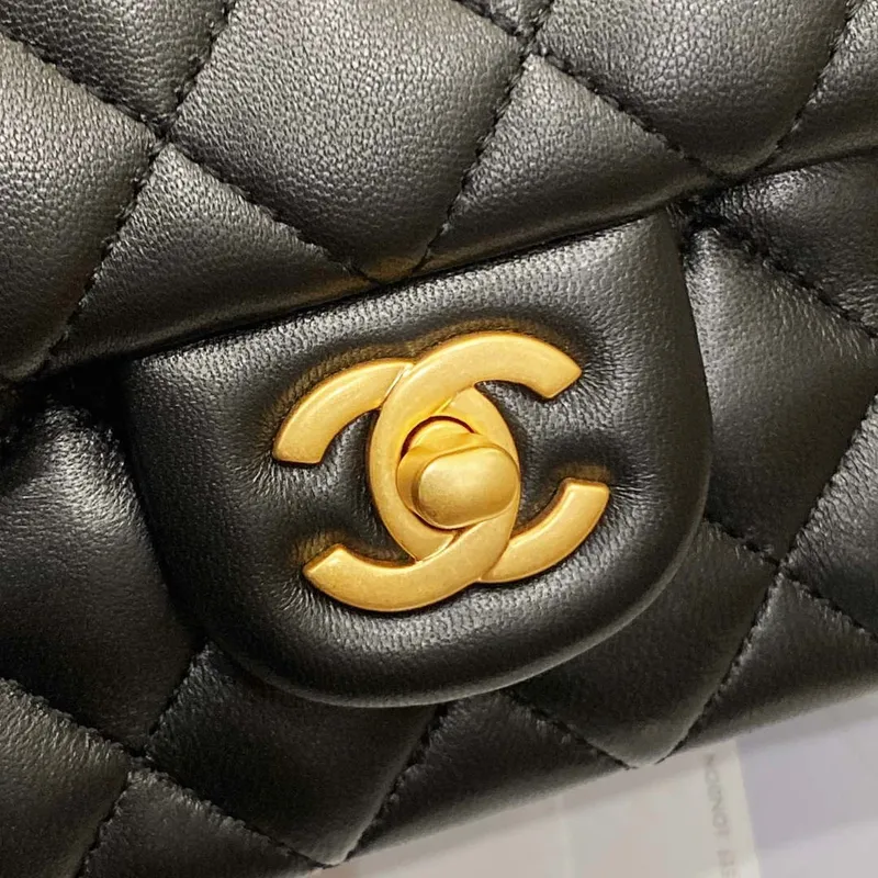 Chanel AS3041 Klasická taška s klopou CF Camellia z jehněčí kůže, černá a zlatá