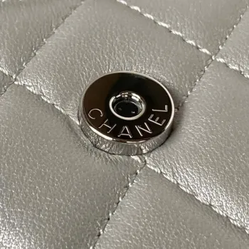 Chanel AP3238 Taška s klopou a řetízkem, šedá jehněčí kůže, zlatá, s uchem