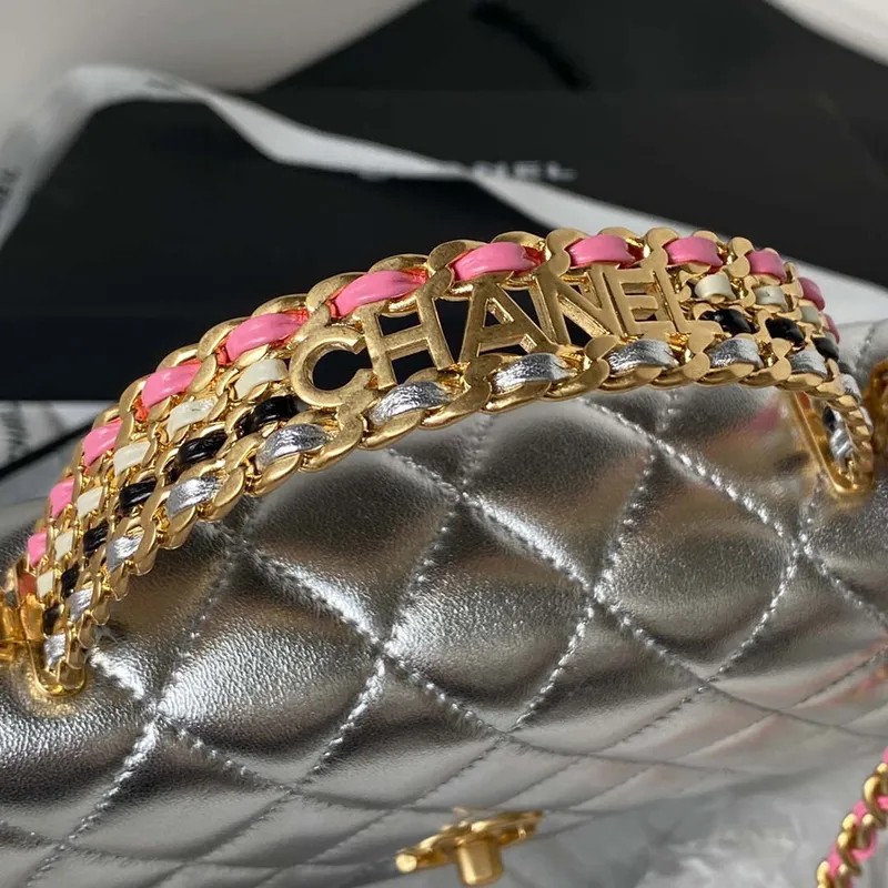 Chanel AP3240 taška s klopou a horním uchem, jehněčí kůže a zlatý kov, stříbrná