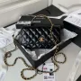 Chanel AP3240 taška s klopou a horním uchem, jehněčí kůže a zlatý kov, černá
