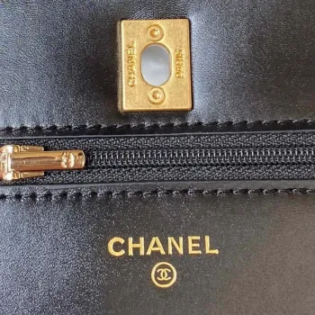 Chanel AP3240 taška s klopou a horním uchem, jehněčí kůže a zlatý kov, černá
