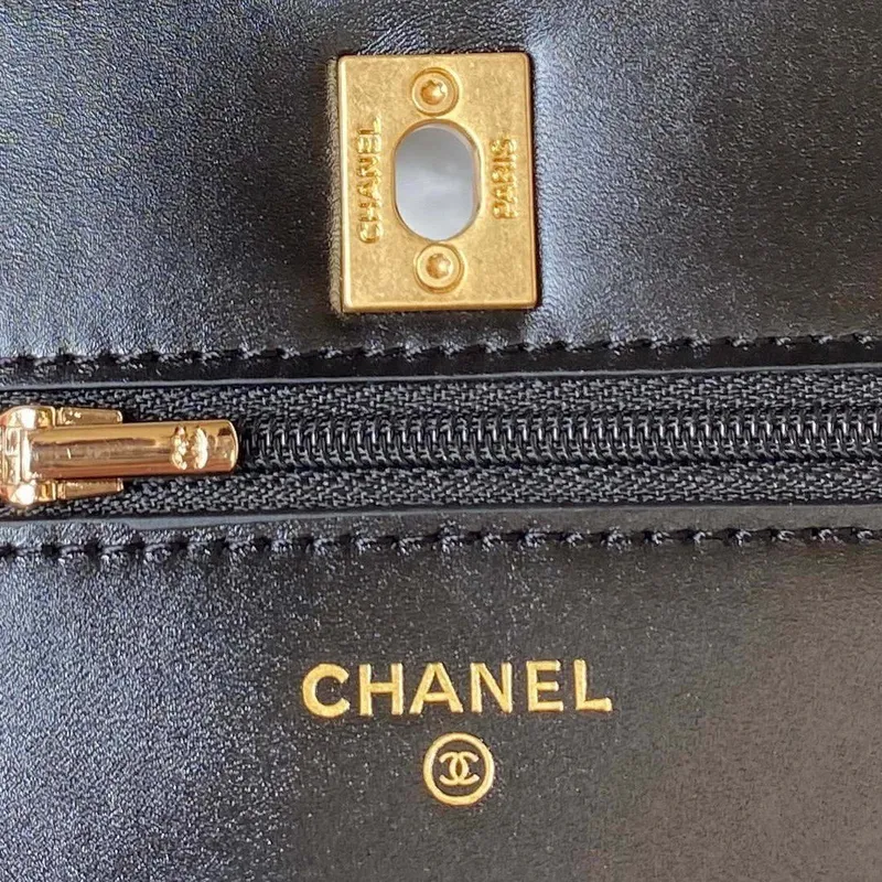 Chanel AP3240 taška s klopou a horním uchem, jehněčí kůže a zlatý kov, černá