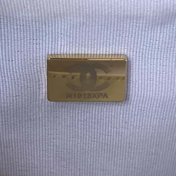 Chanel AS3562 Malá kabelka Hobo z jehněčí kůže, bílá