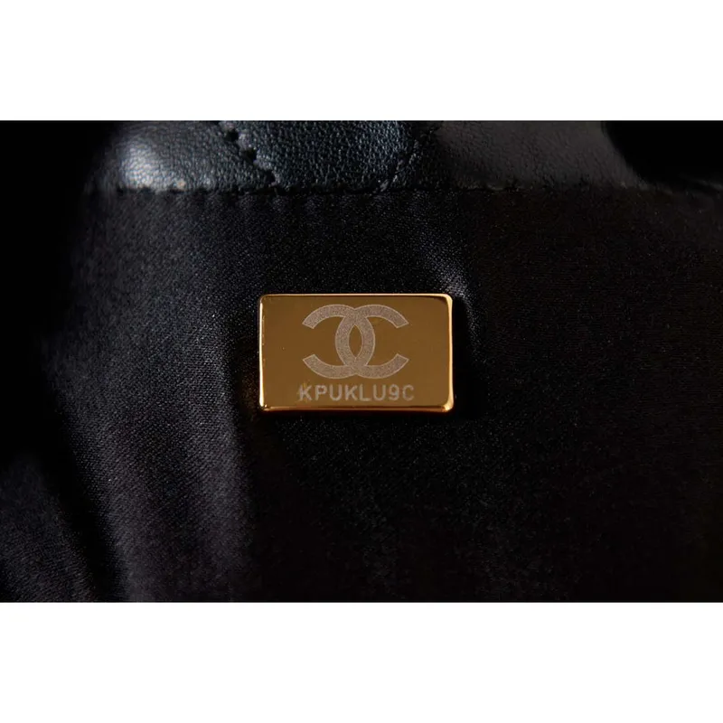 Chanel AS3793 Malá kabelka z jehněčí kůže, pryskyřice a zlatého kovu, černá