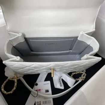 Chanel AS3908 CC Malá taška s klopou a horním uchem z lesklé telecí kůže, bílá a zlatá