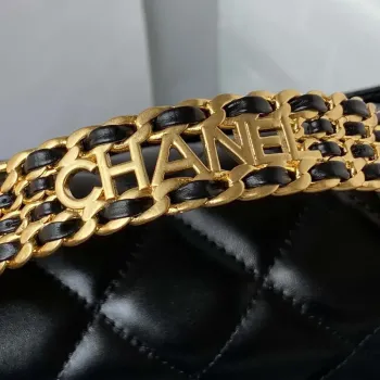 Chanel AS3908 CC Malá taška s klopou a horním uchem, lesklá telecí kůže, černá a zlatá